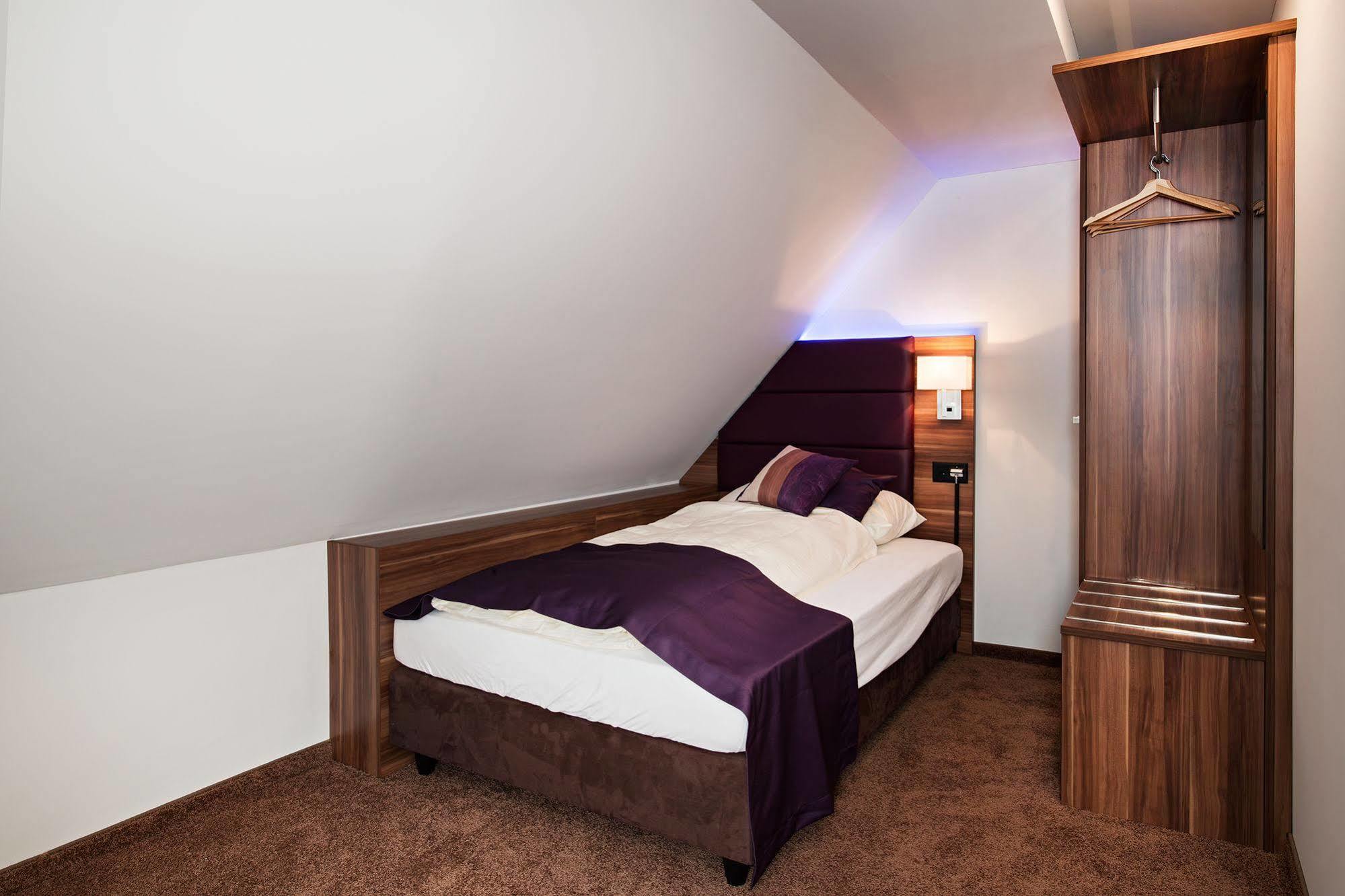 Gasthof Zum Hecht Fehraltorf Extérieur photo